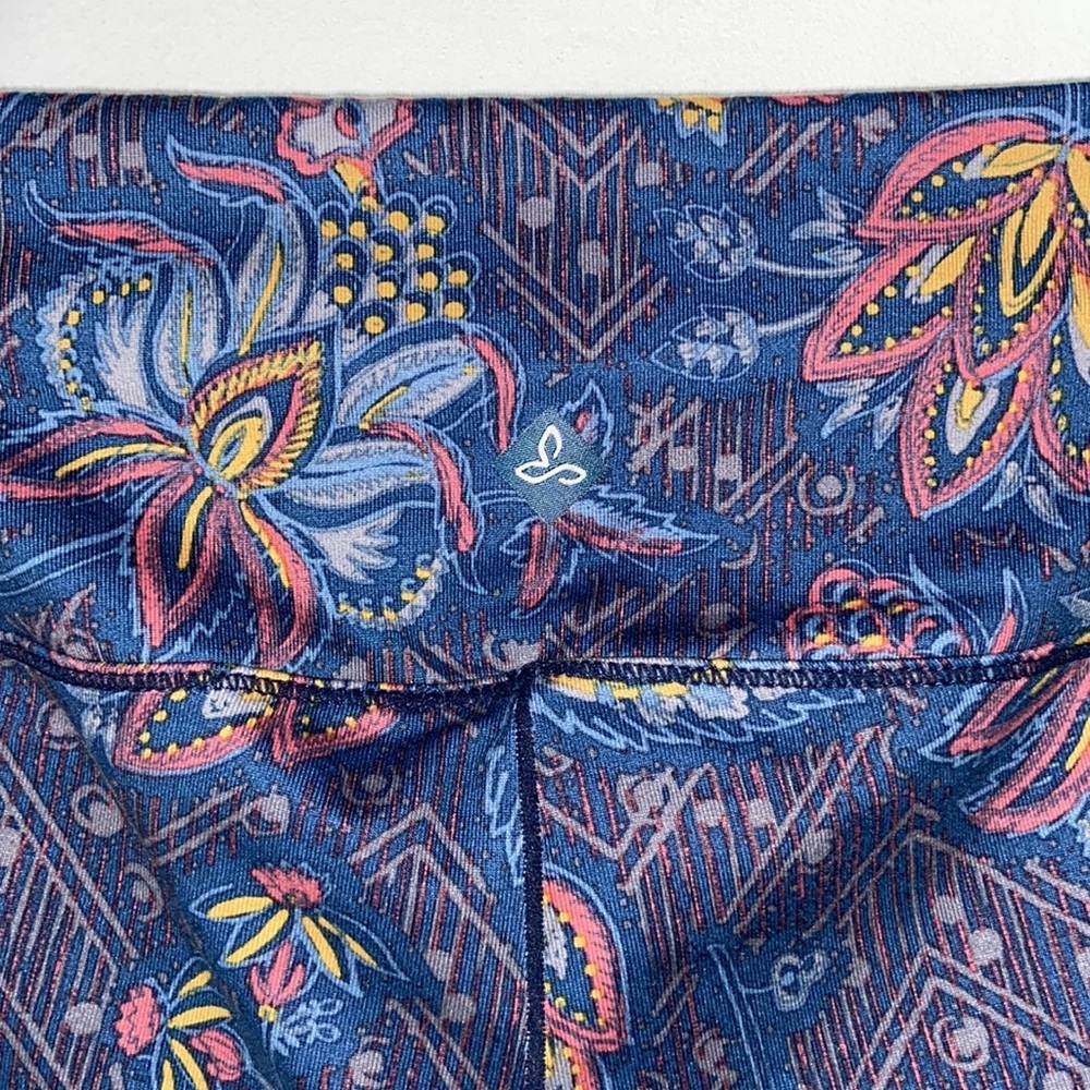 Prana Pillar Capri leggings paisley print M